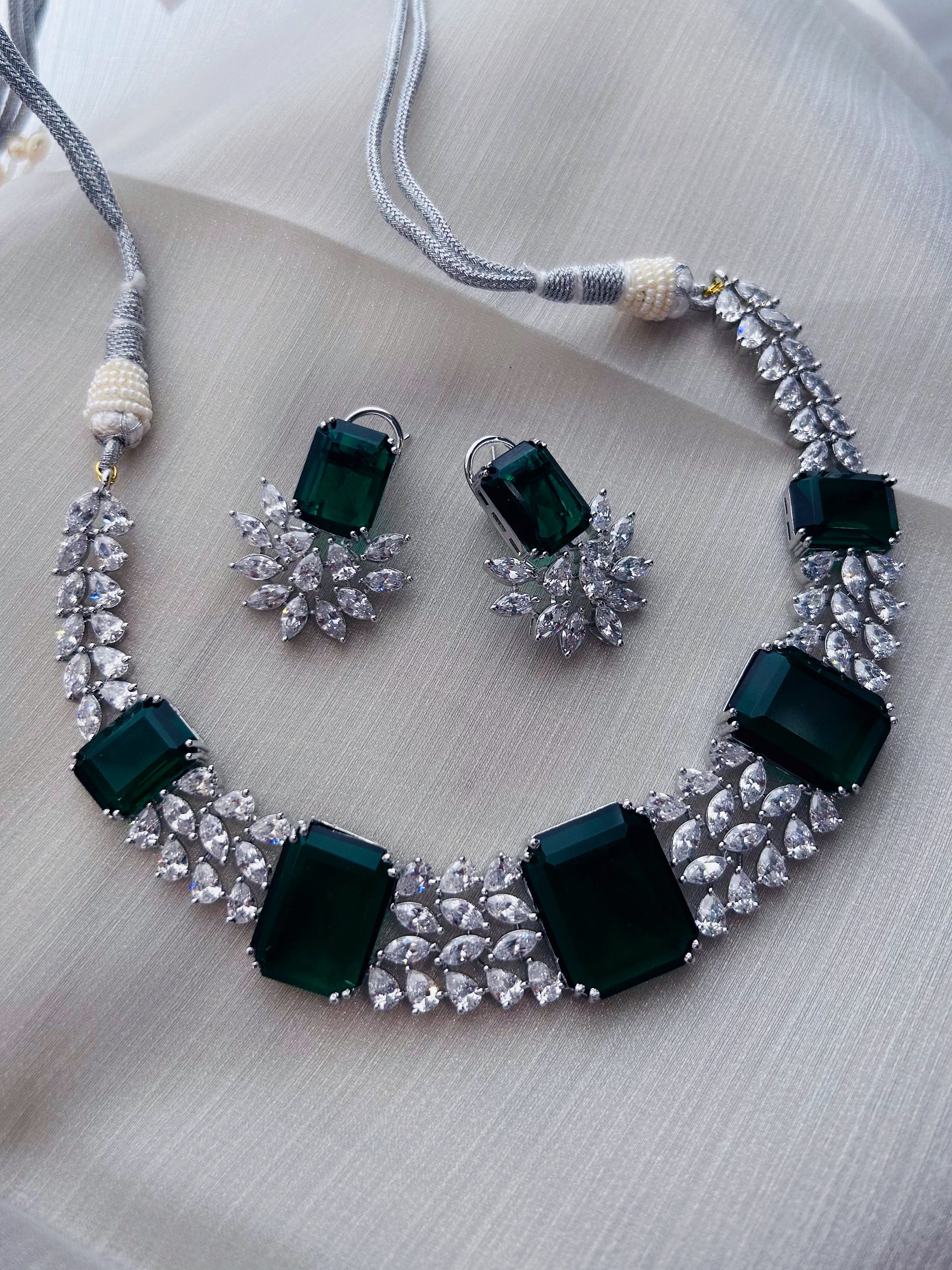 Abhira Necklace Set