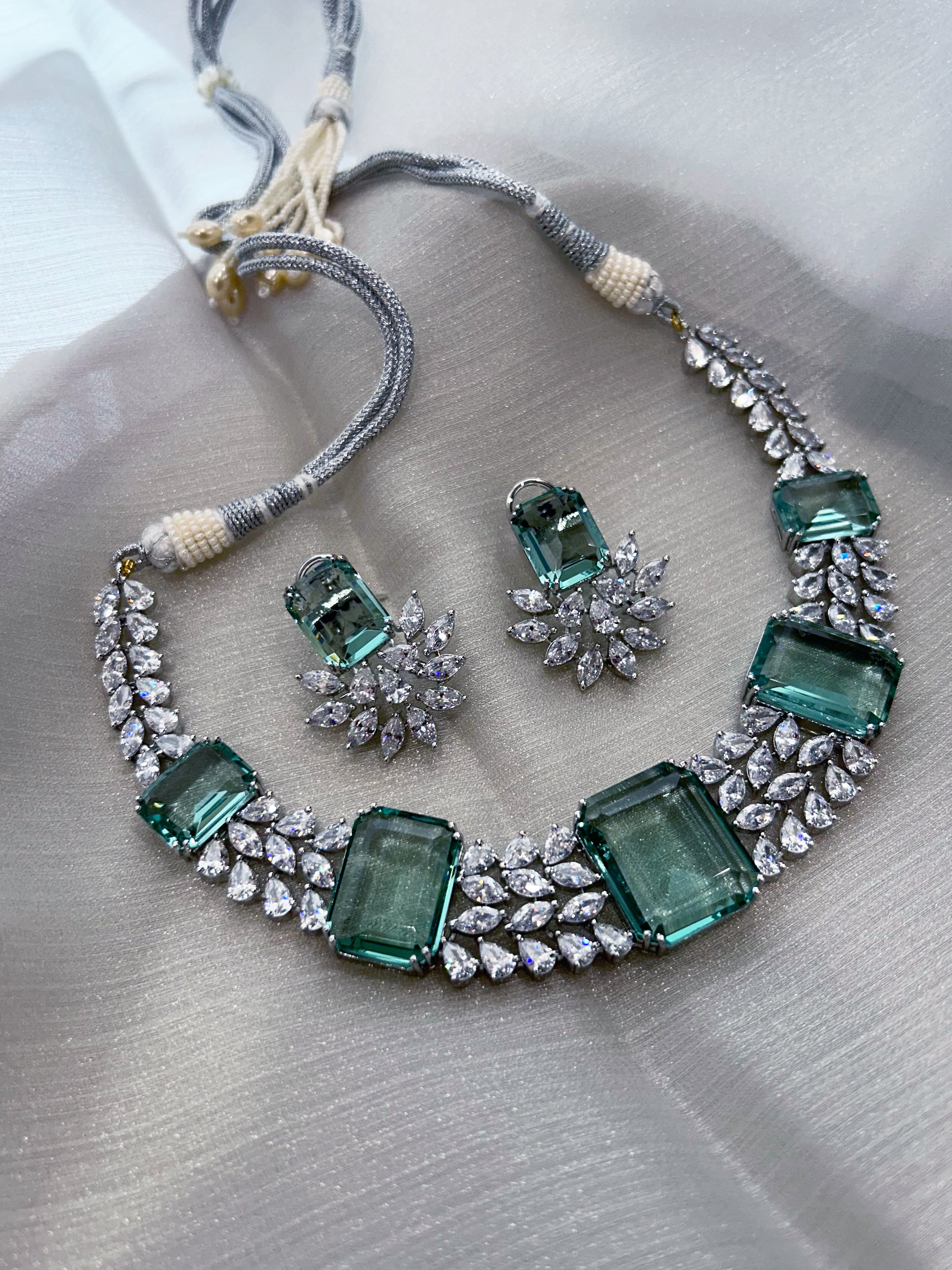 Amika Necklace Set