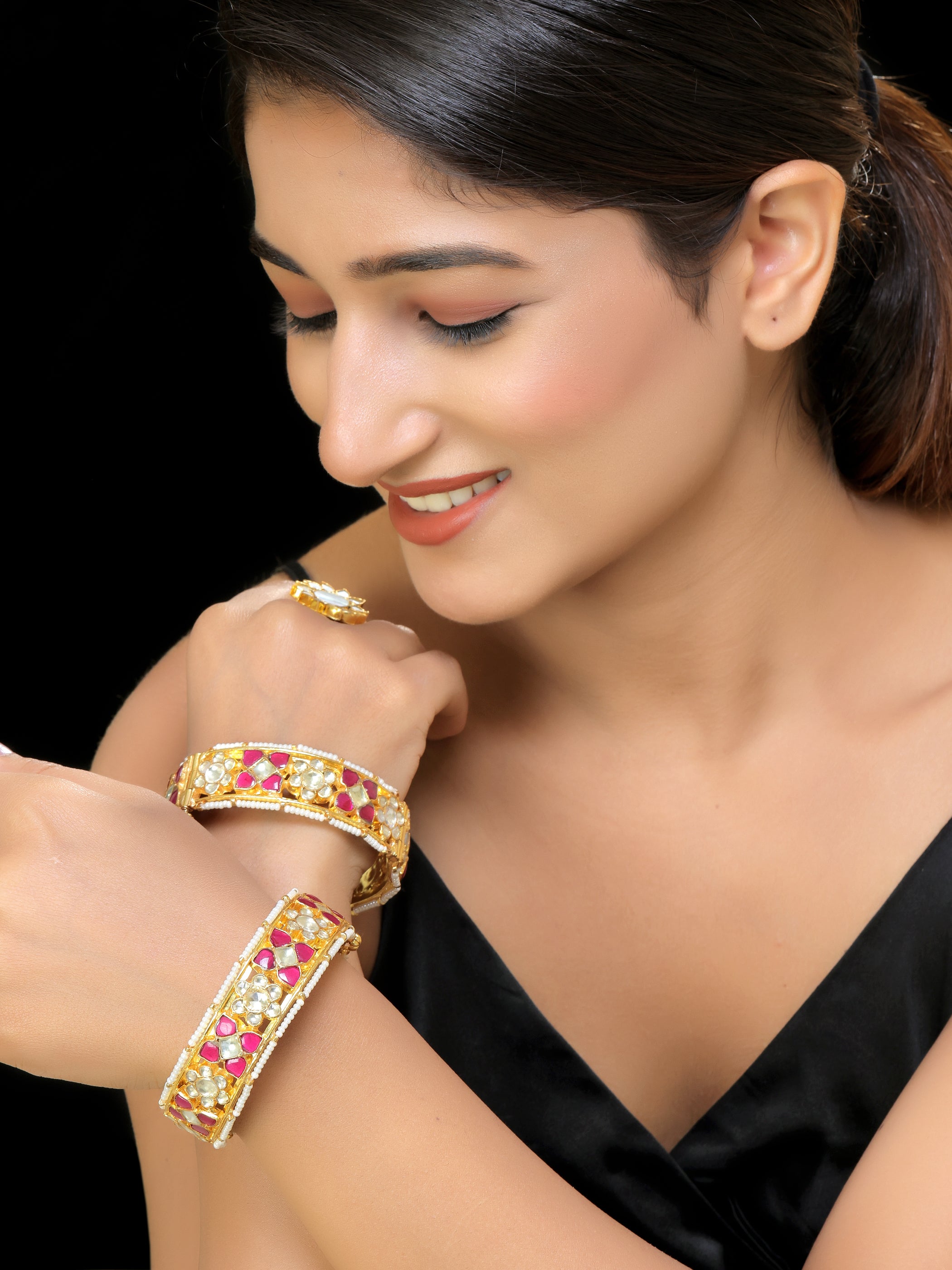 Anika Bangle