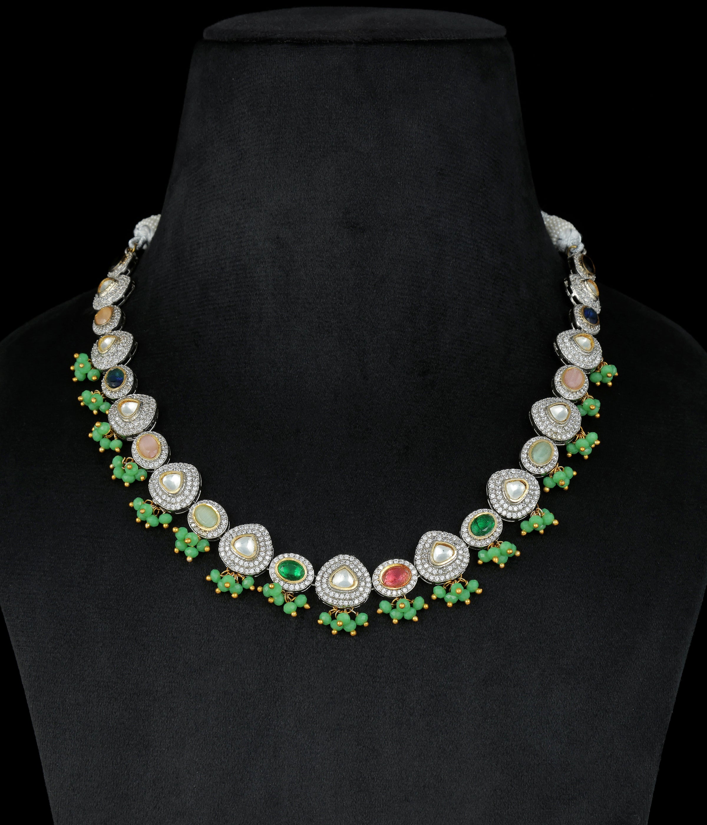 Dyuti Necklace Set