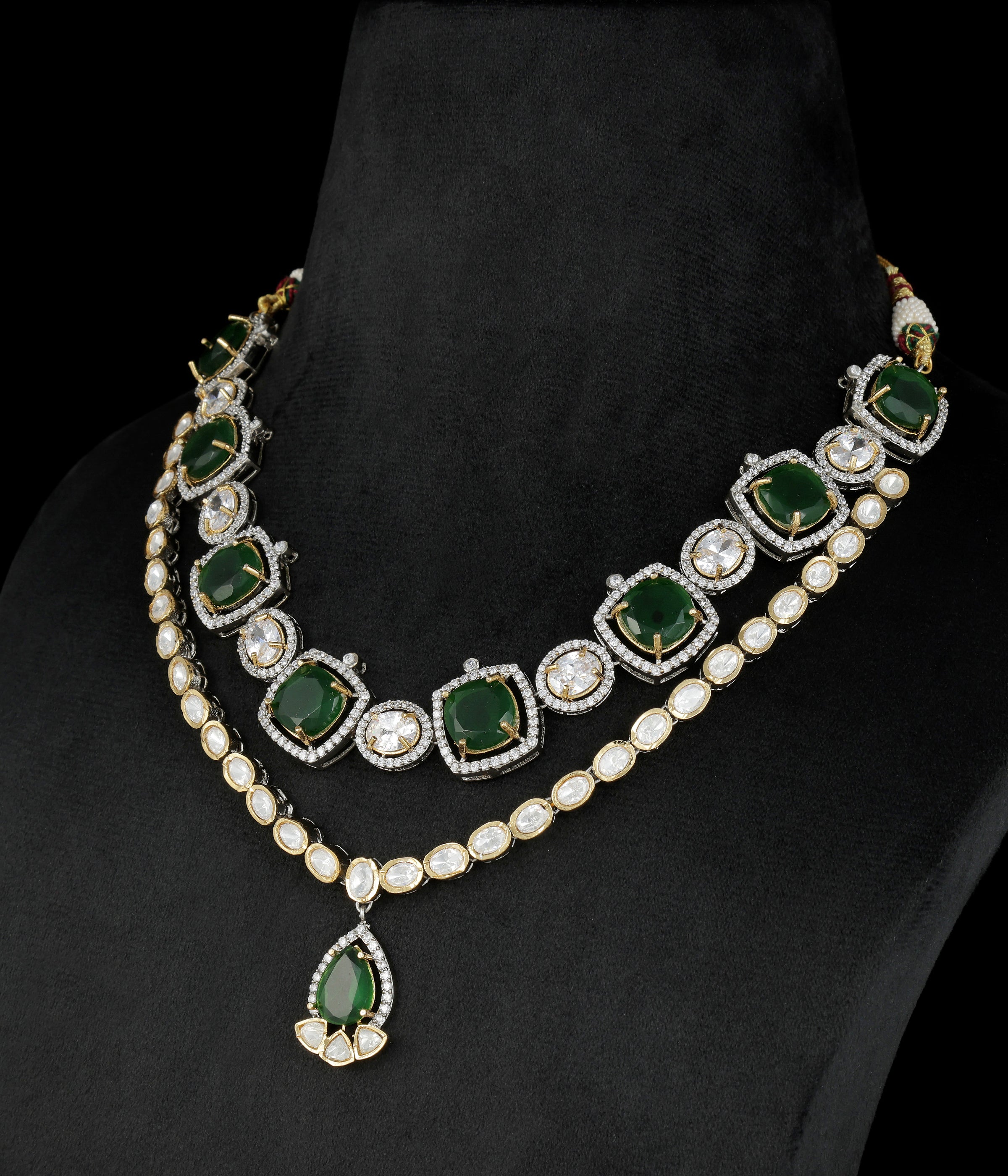 Kanishka Necklace Set