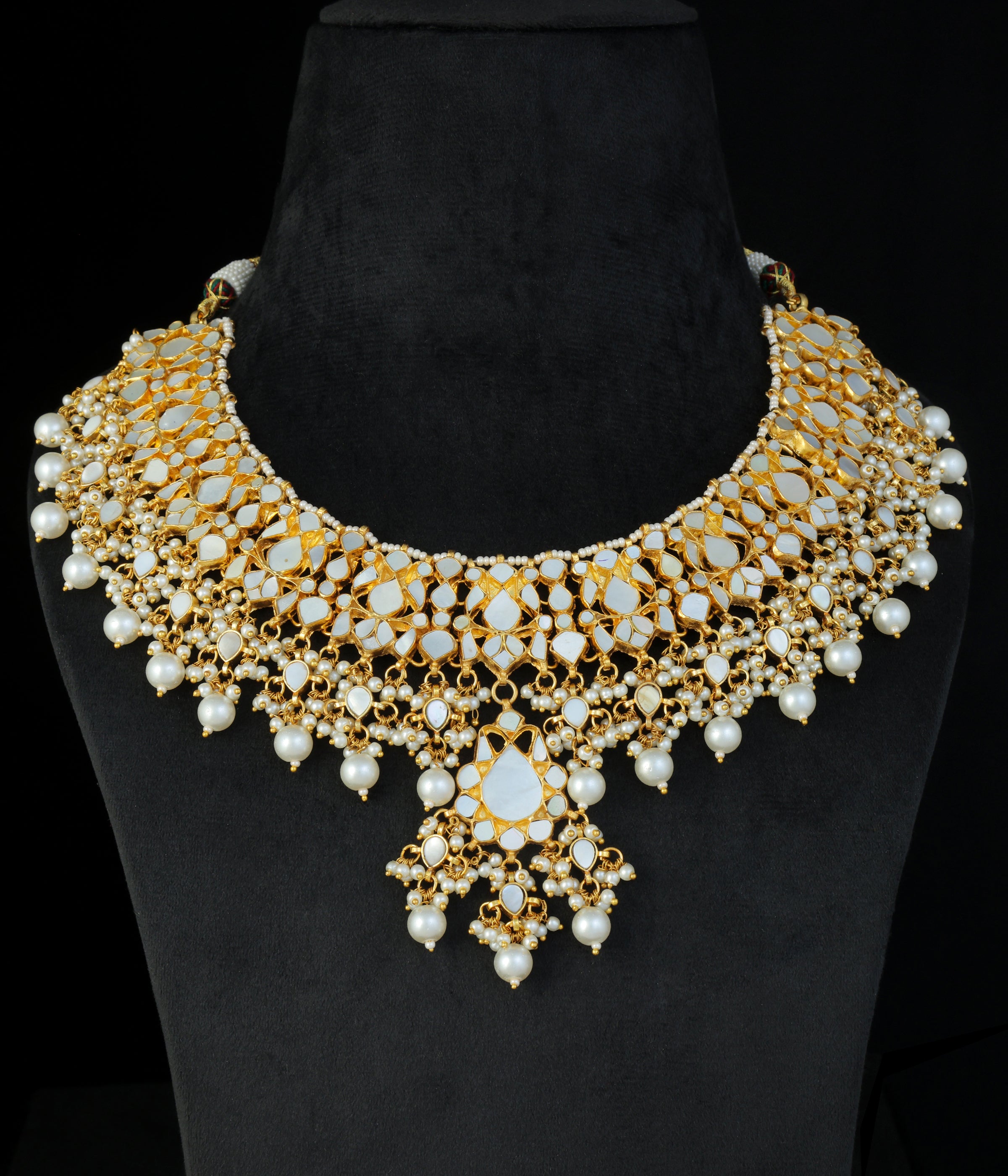 Tarini necklace set