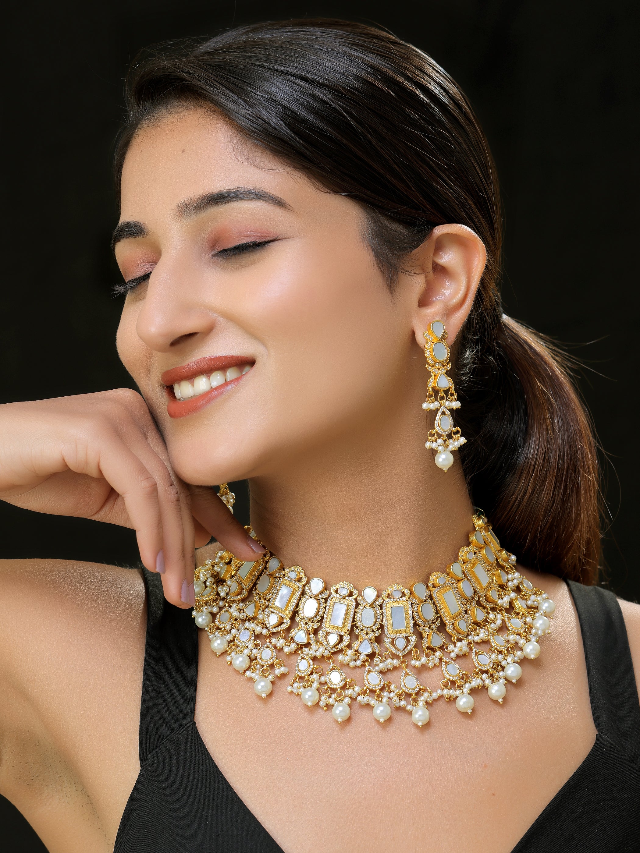 Anvika necklace set